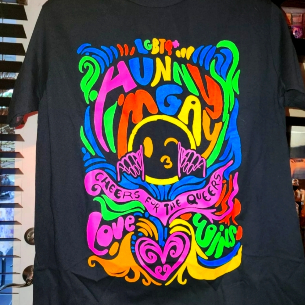 Vibrant LGBTQ Graphic Tee - Black (L)